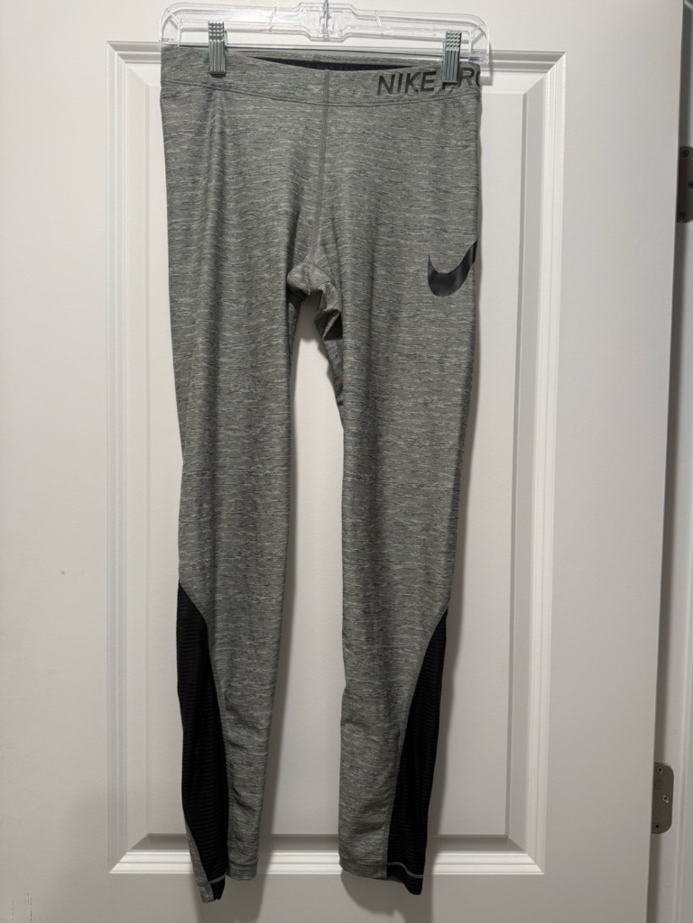 Women’s Nike Pro Dri-Fit Leggings size Medium